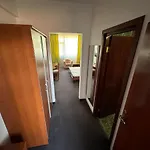 بيت شباب Stefania