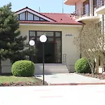 بيت شباب Stefania